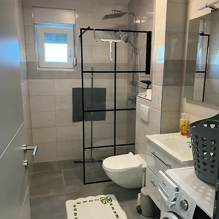 Lukas Apartment *
