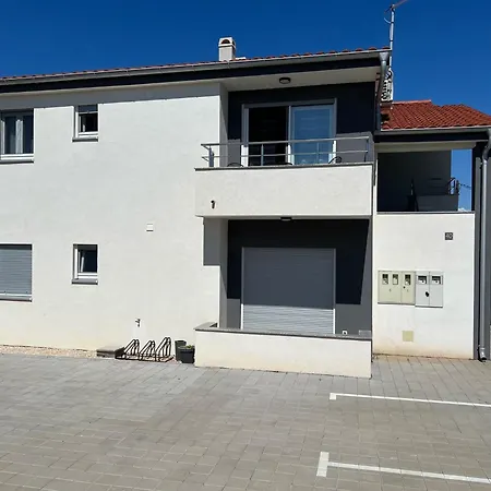 Apartment Lukas *